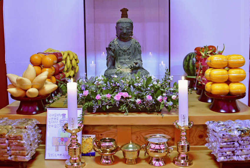 S Korean temple returns stolen Buddha statue to Japanese owner
