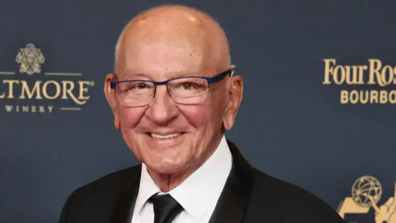 Frank Caprio: ‘Nicest judge in the world’ dies aged 88