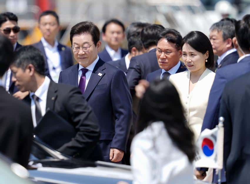 South Korea’s Lee Makes First Japan Visit, Aiming to Deepen Bilateral Relations