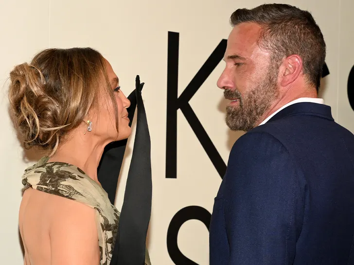 Ben Affleck and Jennifer Lopez Reunite for ‘Kiss of the Spider Woman’ Premiere