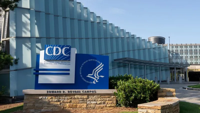 US Government Shutdown Sparks More Federal Layoffs Amid CDC Rehiring Reversals