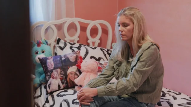 Mother of 10-year-old girl who died by suicide turns grief into a warning for other parents over nighttime cell phone use