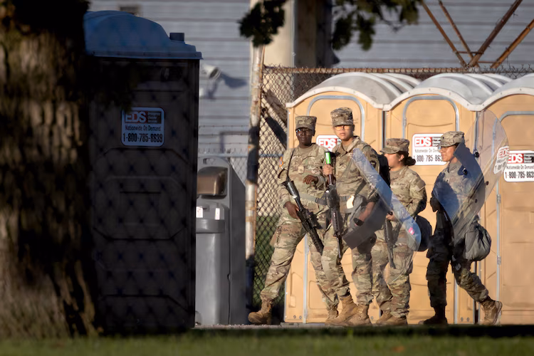 Appeals court keeps block on National Guard deployment in Illinois, OKs mobilization