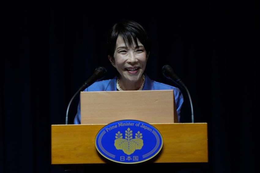 Takaichi says no plan to dissolve lower house; economic package top priority at present