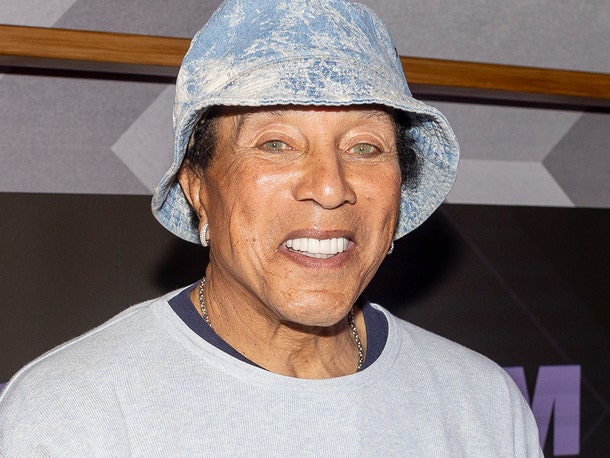 Smokey Robinson Accusers of Sexual Battery Are Required to Give Up Cell Phones