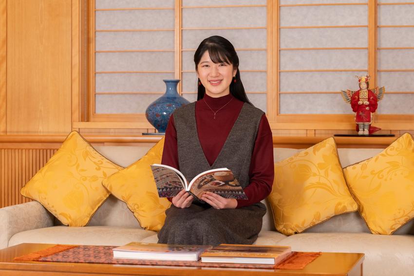 Princess Aiko’s popularity sparks calls to change Japan’s male-only succession law