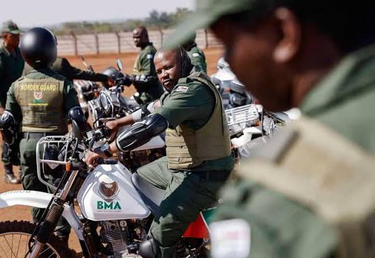 BMA captures 8,000 people for border infractions and seizes thousands of illicit products.