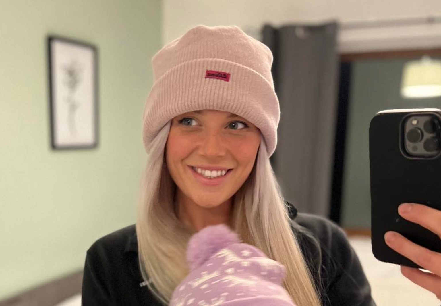 Twerking policewoman sacked for gr0ping colleagues and trying to kiss inspector