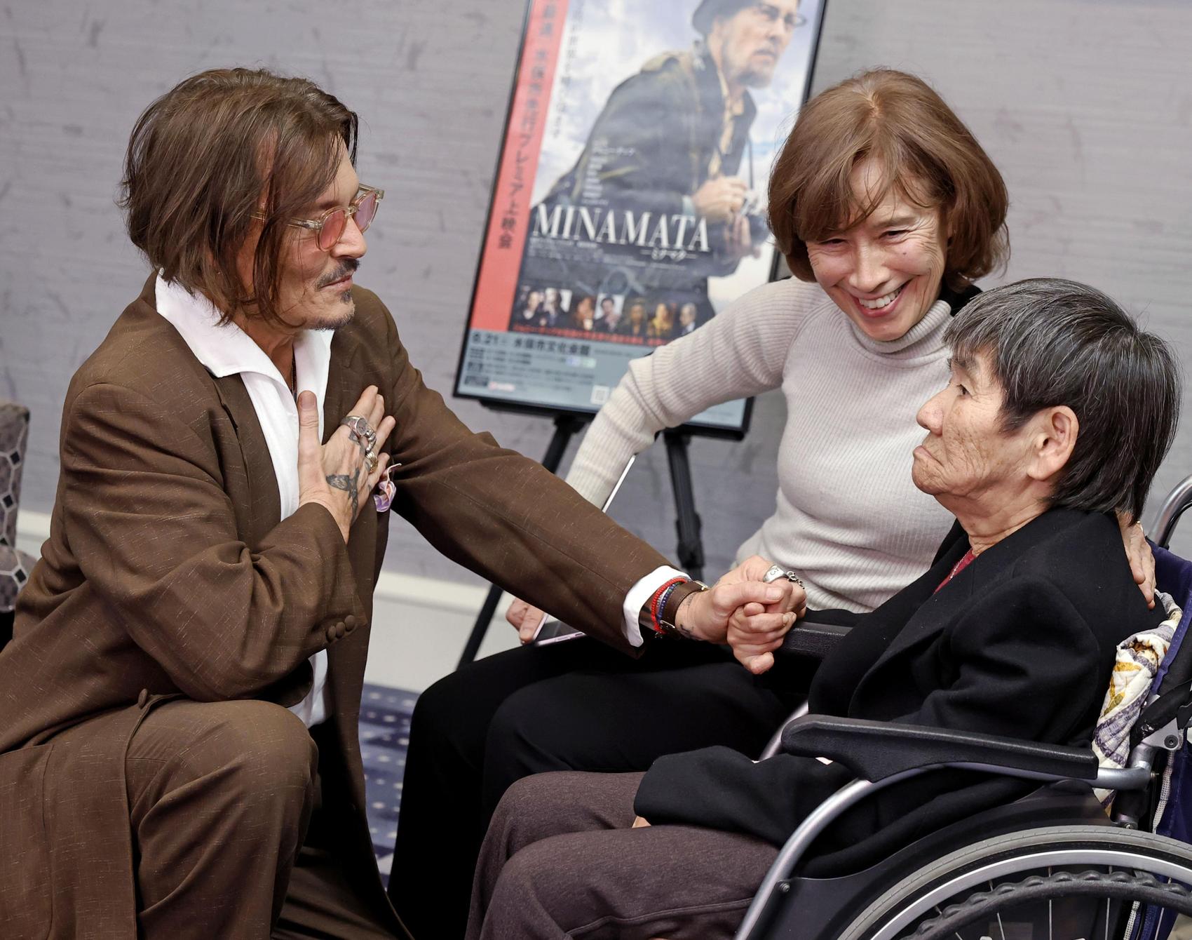 Depp meets with Minamata victim after 2020 film on pollution case