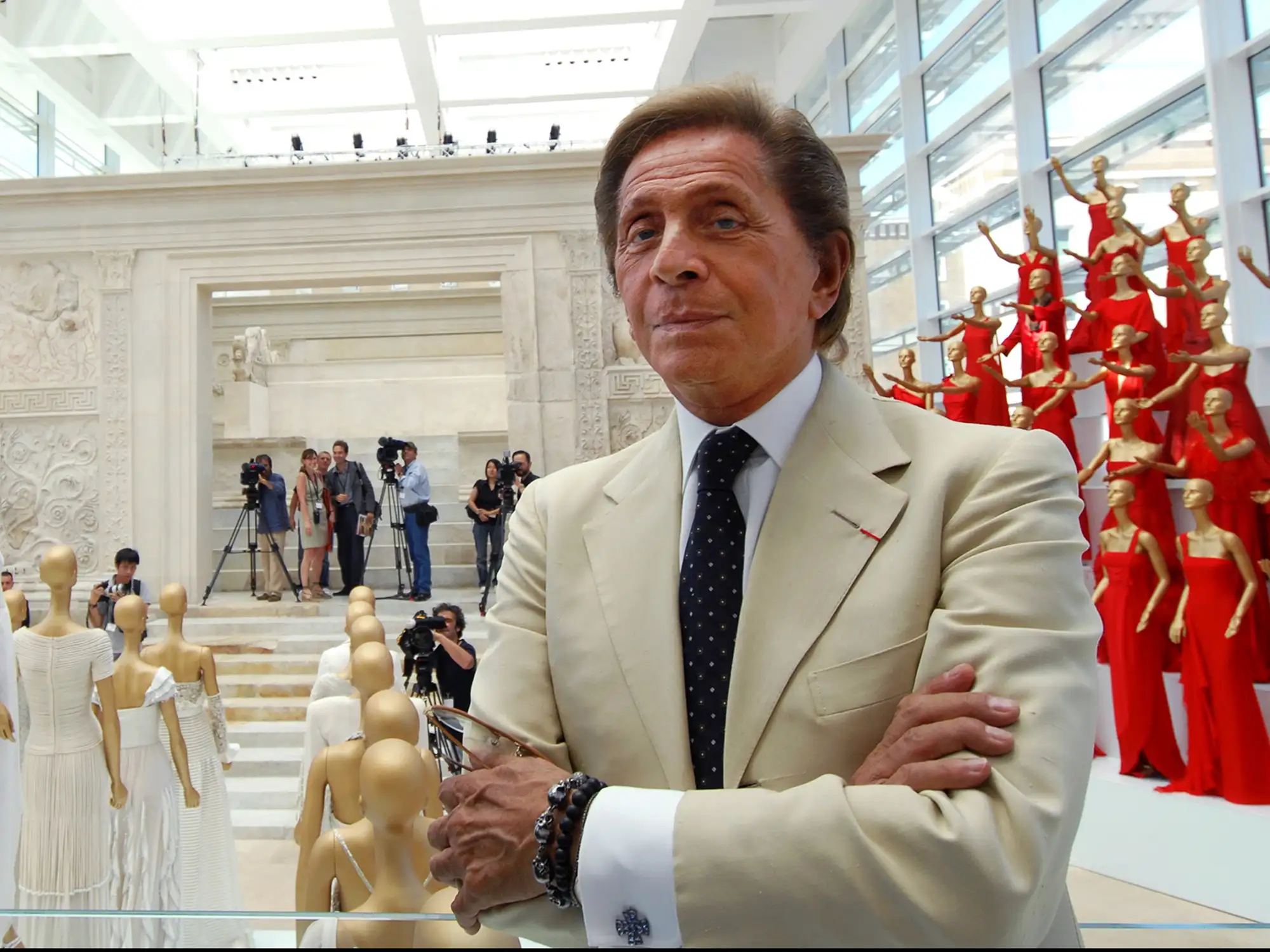 Legendary fashion designer Valentino Garavani is dies at 93