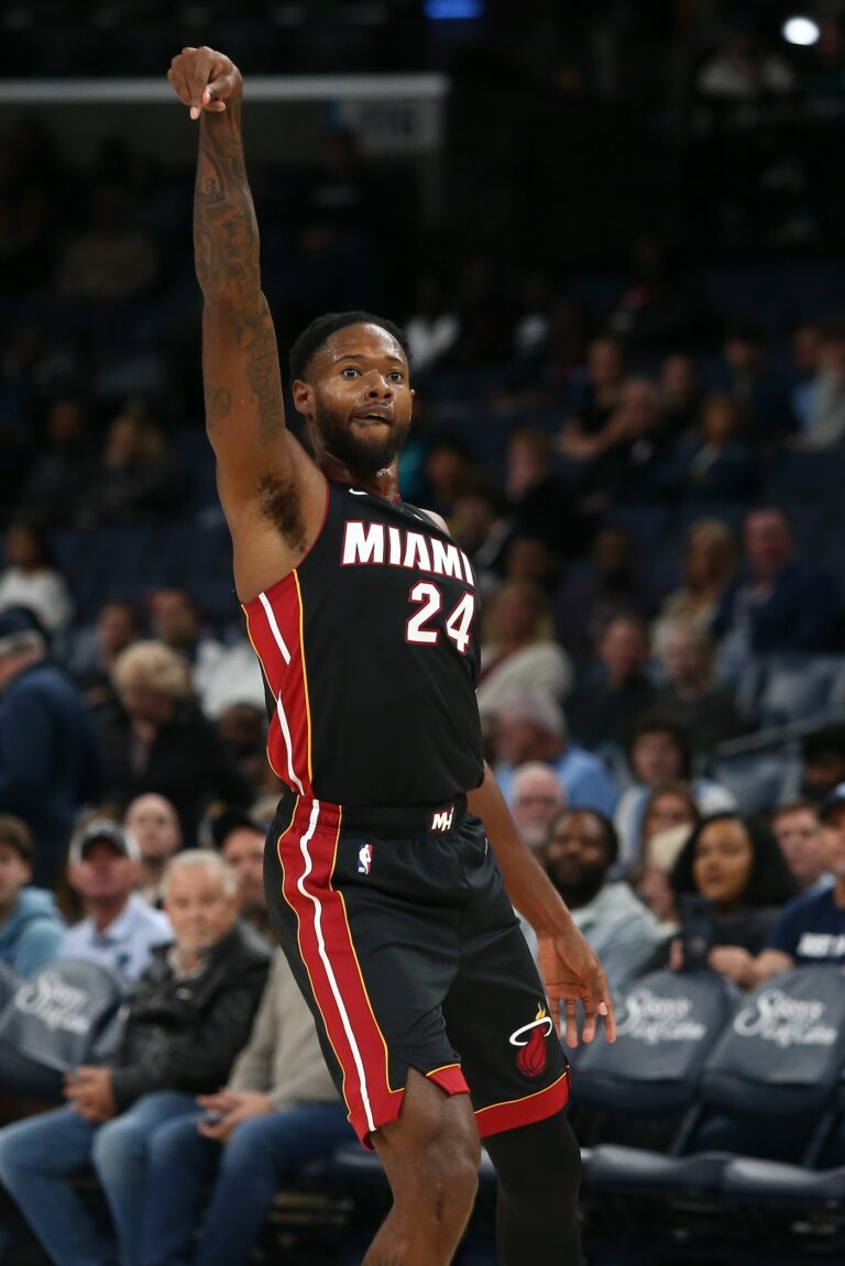 Suns To Sign Haywood Highsmith