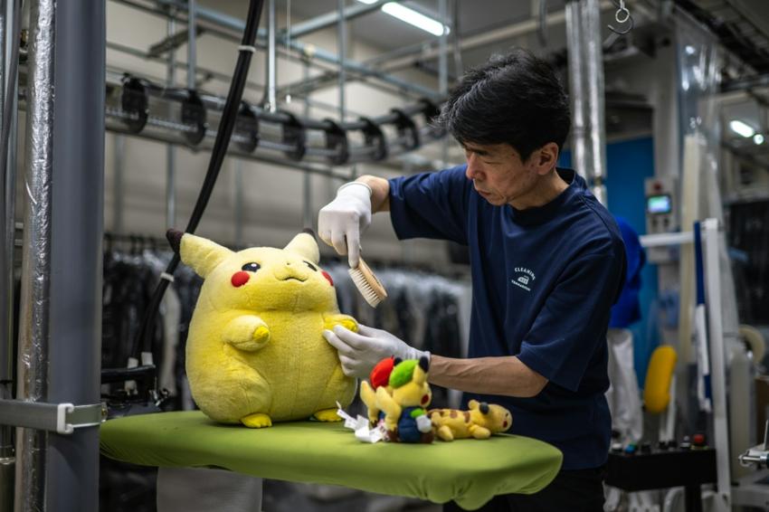 Japanese Laundry Gives Beloved Plushies a Spotless Second Life