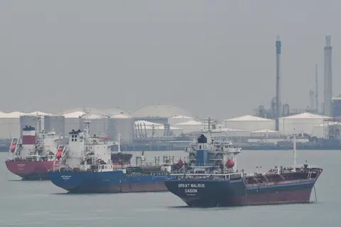Singapore sees more ship calls but weaker bunker demand as Middle East war fuels price volatility