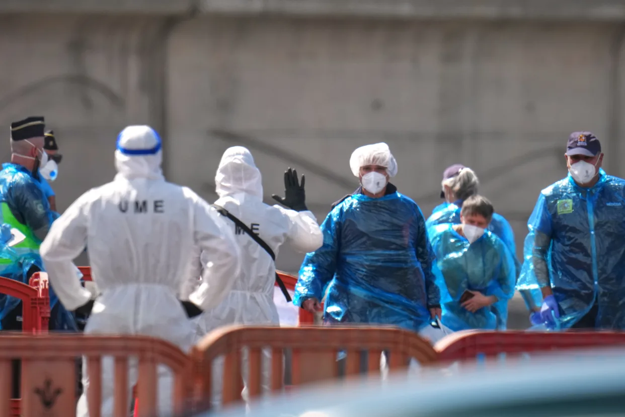 A U.S cruise passenger tested positive for hantavirus amid a deadly outbreak