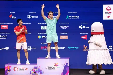 Loh Kean Yew Falls Short in Singapore Open Final, Hopes to Reach No. 1 Spot One Day