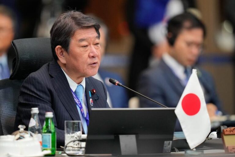 Japan Urges Iran to Bend as Hormuz Standoff Drags On