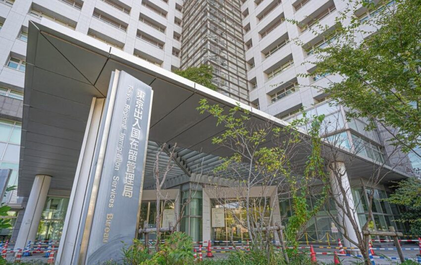Turkish national in detention talked down after escaping and attempting to jump from Tokyo immigration bureau building