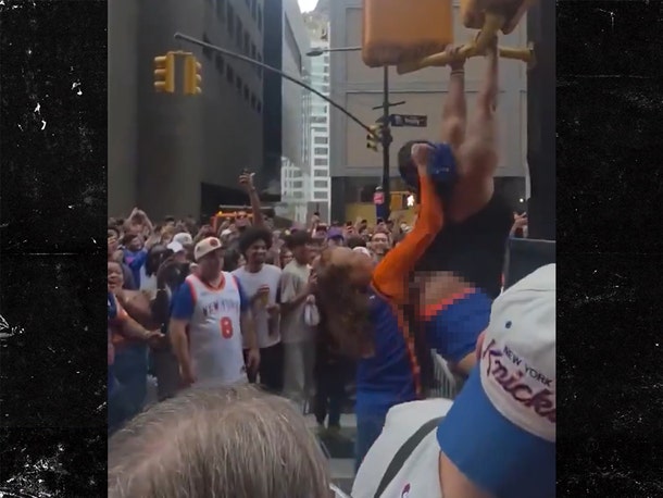 Knicks TwerkerYou Can Tear My Pants Down …But Not My Spirit