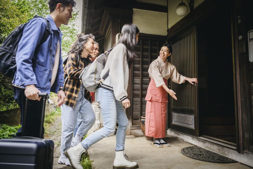 Over 70% of Japanese Accommodation Facilities Face Labor Shortages Amid Tourism Boom, Government Report Finds