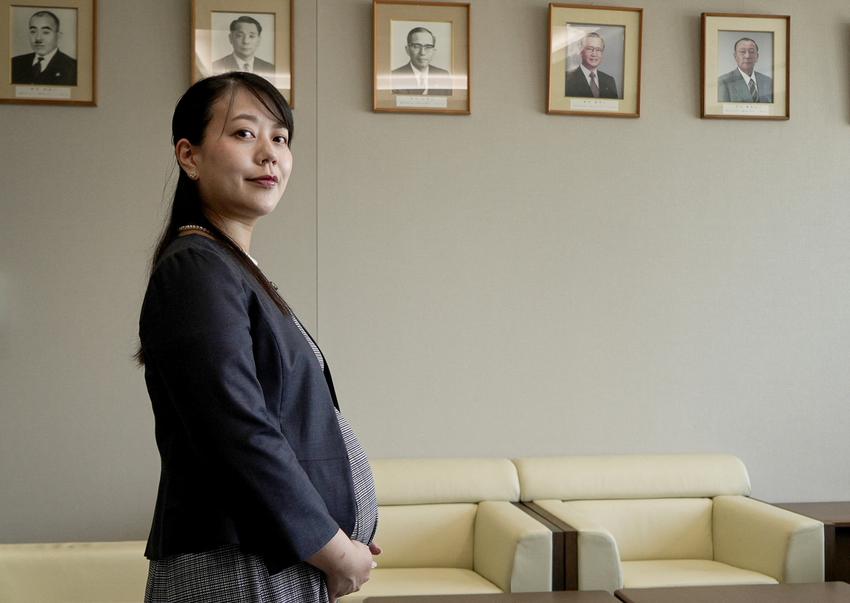 Japanese City Mayor Becomes First in Country to Take Maternity Leave