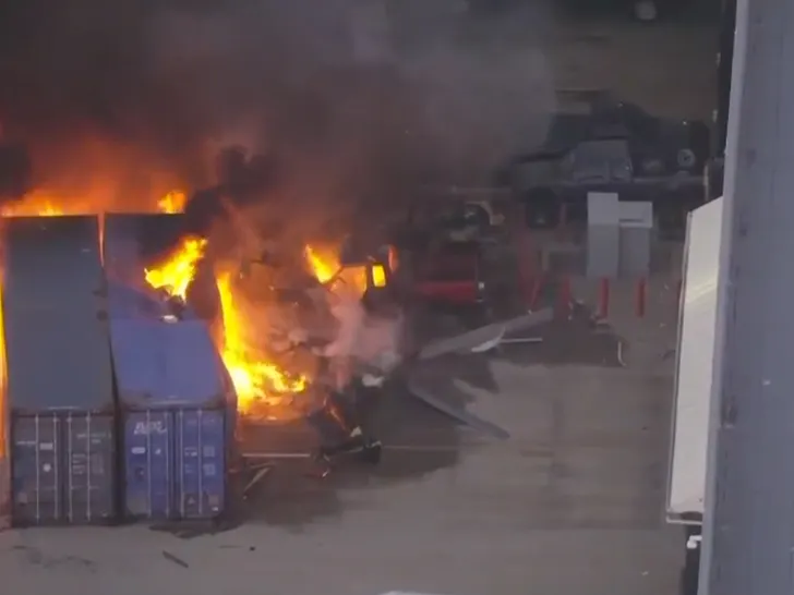 Los Angeles news helicopter crashes in fireball, at least three dead