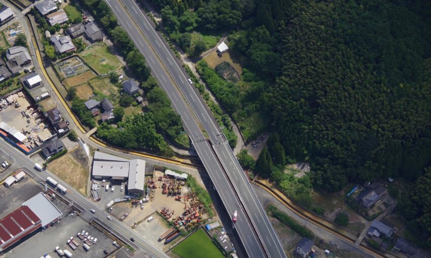 Quake-damaged expressway in Kumamoto to take at least 2 years to repair